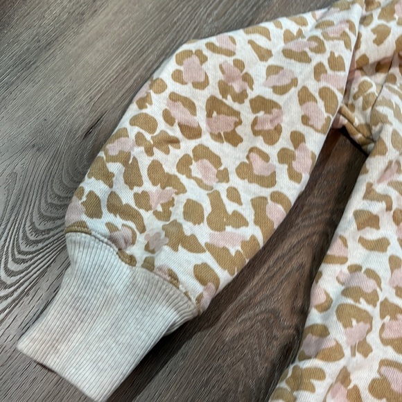 Aerie Cheetah Print Light Crewneck - Picture 6 of 14